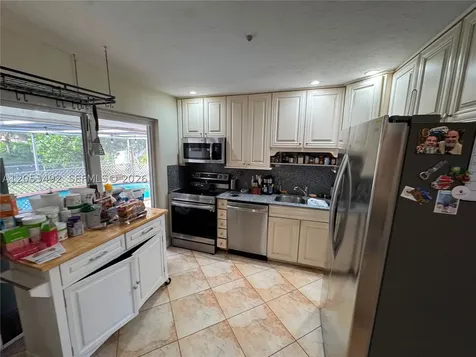 1941 NW 33rd Street Oakland Park FL 33309