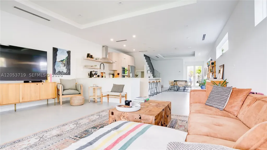 3524 SW 25th Terrace Miami FL 33133