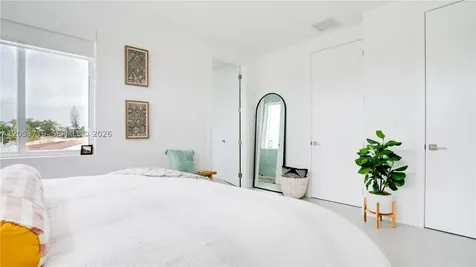 3524 SW 25th Terrace Miami FL 33133