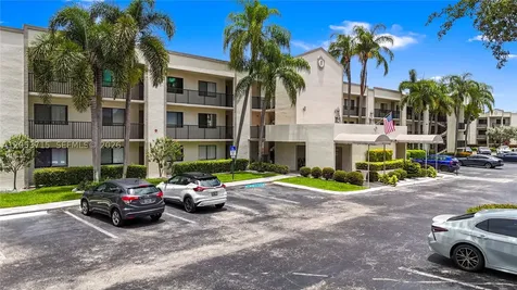 10830 W Clairmont Circle Tamarac FL 33321