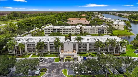 10830 W Clairmont Circle Tamarac FL 33321