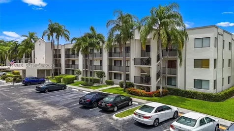 10830 W Clairmont Circle Tamarac FL 33321