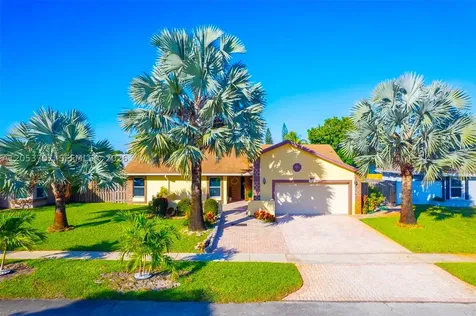 4921 NW 83rd Avenue Lauderhill FL 33351
