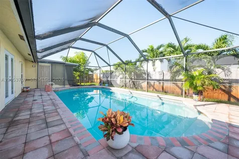 4921 NW 83rd Avenue Lauderhill FL 33351