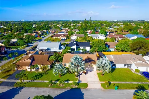 4921 NW 83rd Avenue Lauderhill FL 33351