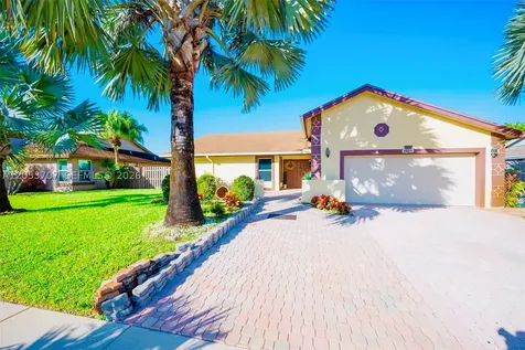 4921 NW 83rd Avenue Lauderhill FL 33351