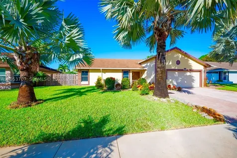 4921 NW 83rd Avenue Lauderhill FL 33351