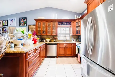 4921 NW 83rd Avenue Lauderhill FL 33351