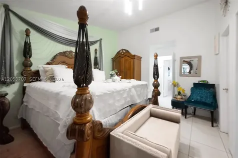 4921 NW 83rd Avenue Lauderhill FL 33351