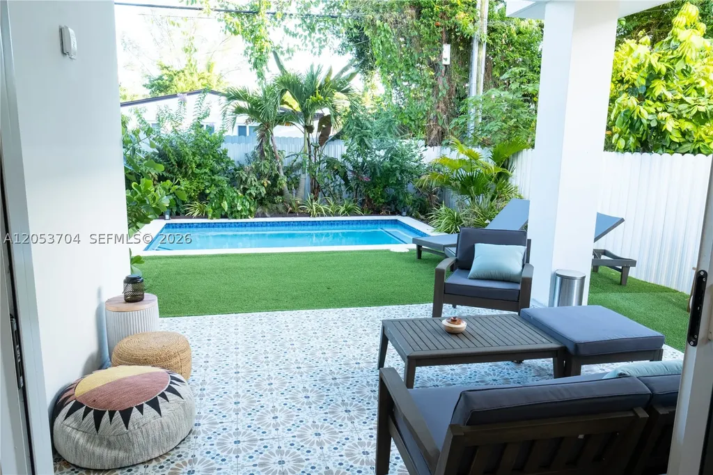 3524 SW 25th Terrace Miami FL 33133