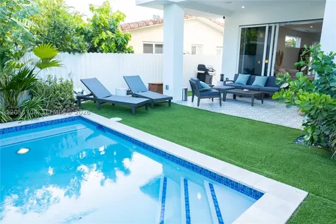 3524 SW 25th Terrace Miami FL 33133
