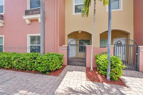 2851 W Prospect Road Tamarac FL 33309