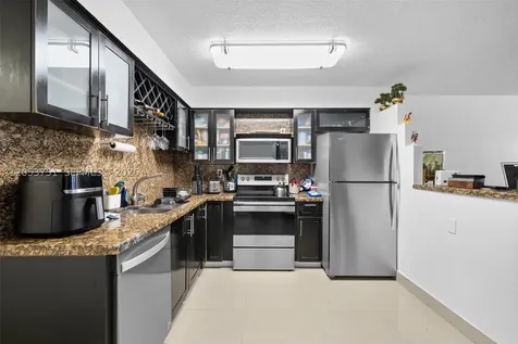4011 N Meridian Avenue Miami Beach FL 33140