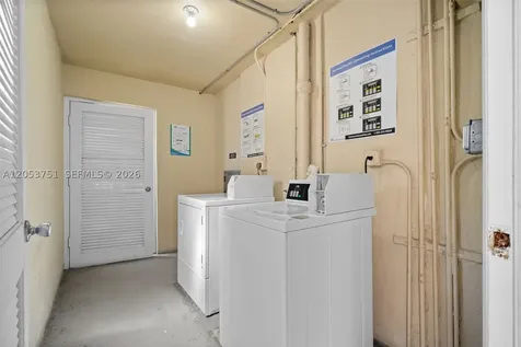 4011 N Meridian Avenue Miami Beach FL 33140