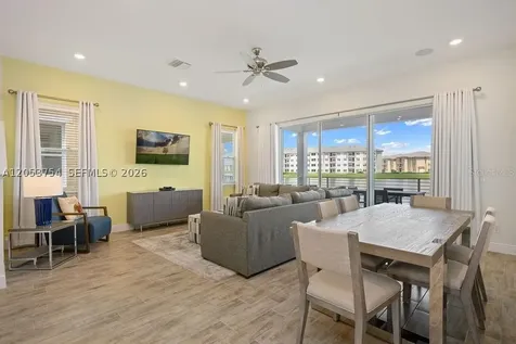 8117 Surf Street Kissimmee FL 34747