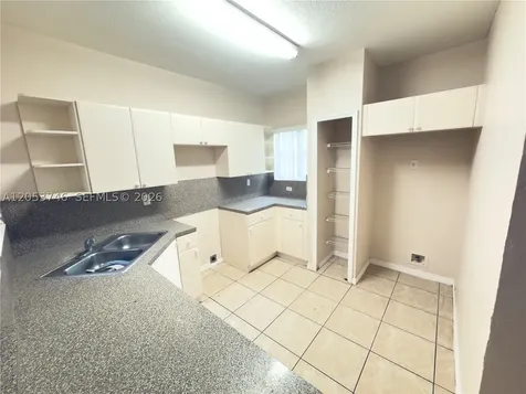 646 SW 7th Terra Florida City FL 33034