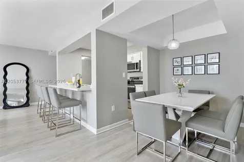 1200 Brickell Bay Drive Miami FL 33131