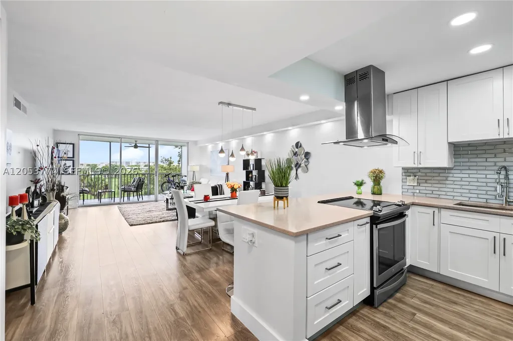 2661 S Course Drive Pompano Beach FL 33069