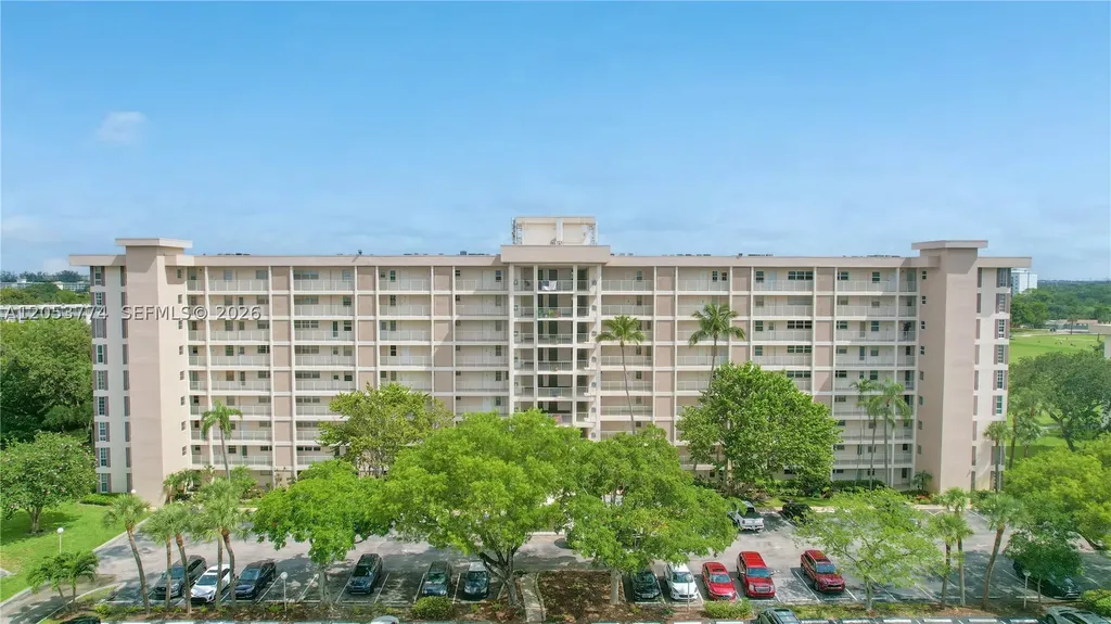 2661 S Course Drive Pompano Beach FL 33069