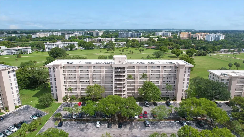 2661 S Course Drive Pompano Beach FL 33069