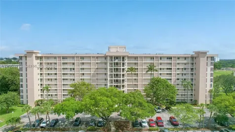 2661 S Course Drive Pompano Beach FL 33069