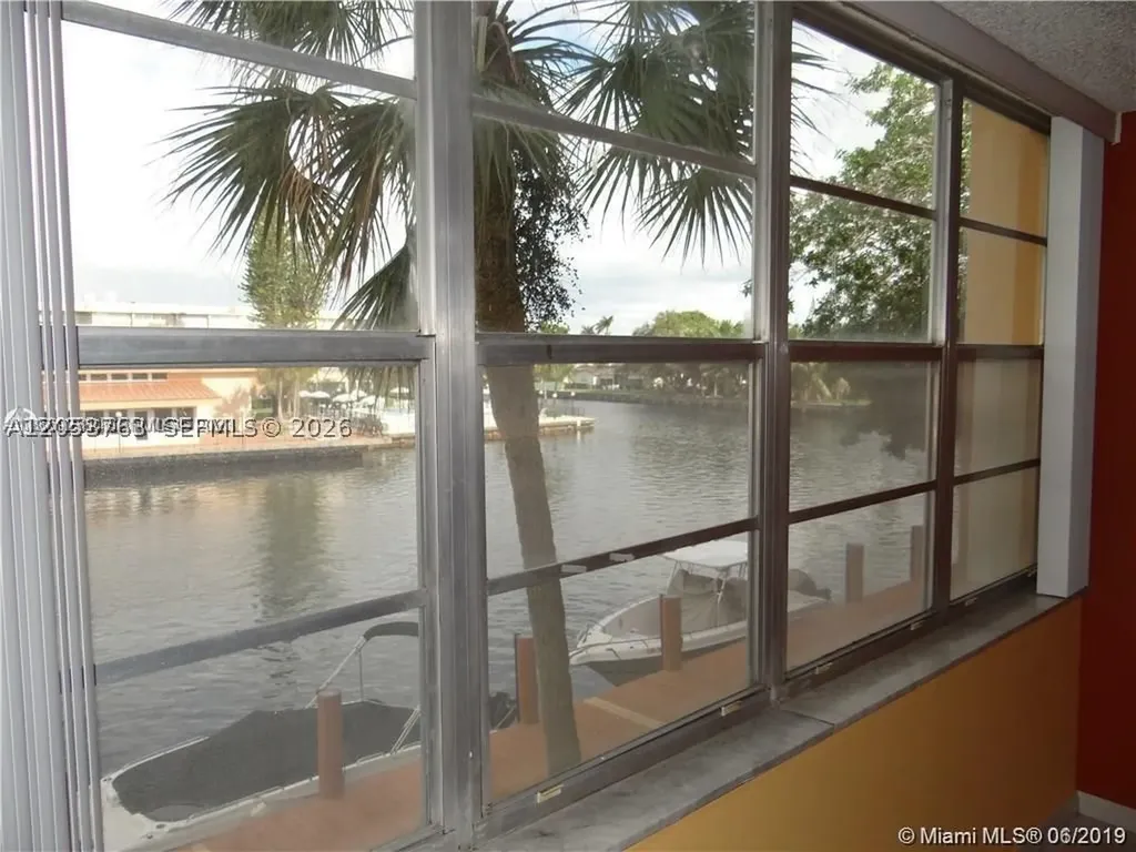 2741 Taft Street Hollywood FL 33020