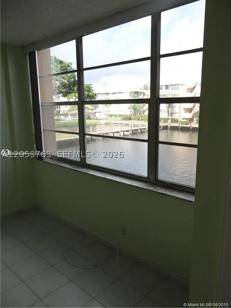 2741 Taft Street Hollywood FL 33020