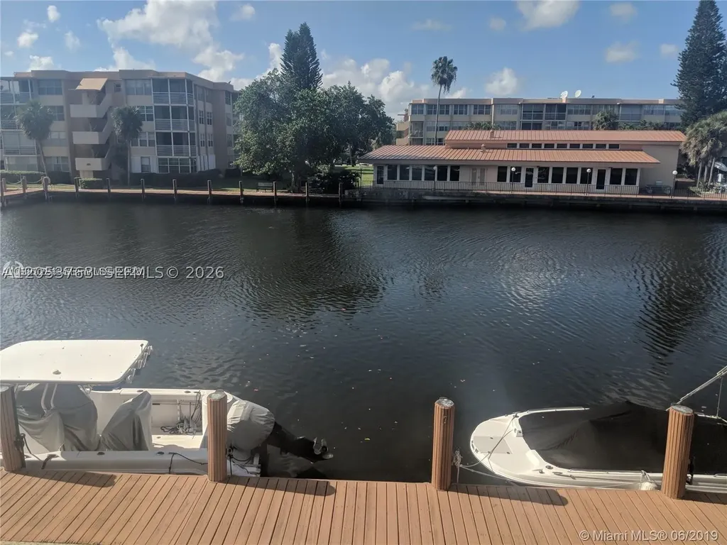 2741 Taft Street Hollywood FL 33020