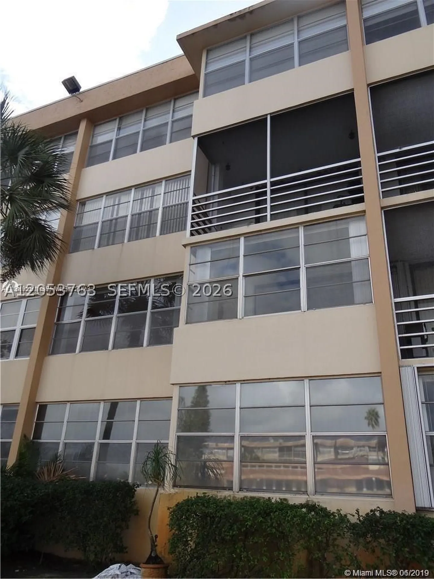 2741 Taft Street Hollywood FL 33020