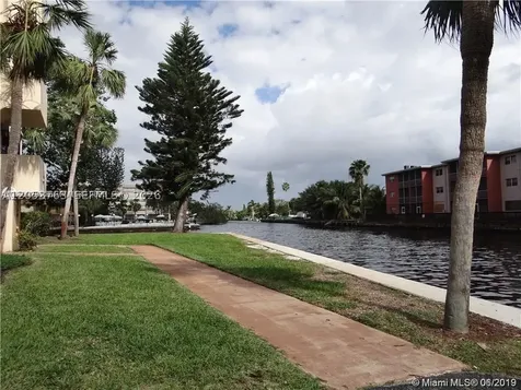 2741 Taft Street Hollywood FL 33020