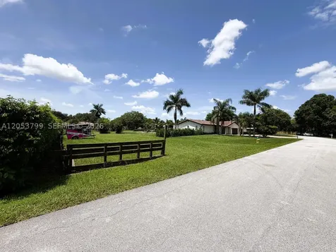 10950 SW 40th Court Davie FL 33328