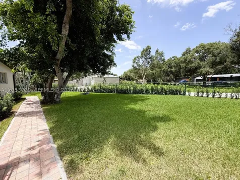 10950 SW 40th Court Davie FL 33328