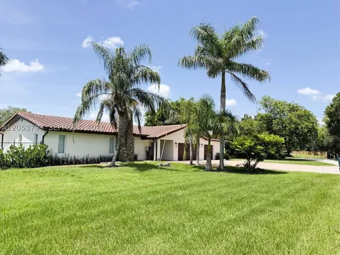10950 SW 40th Court Davie FL 33328