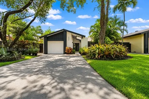 10932 SW 135th Ct Circle Miami FL 33186