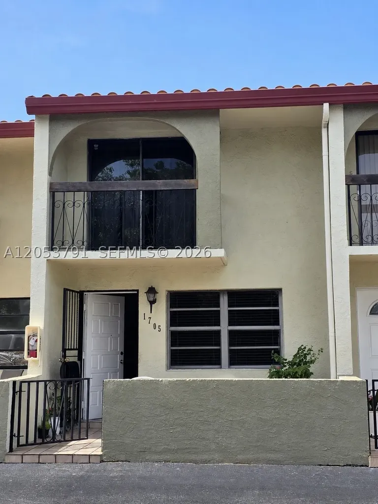 1705 W 58th Street Hialeah FL 33012