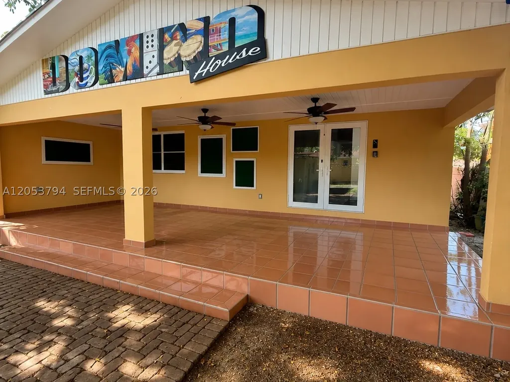 985 SW 10th Street Miami FL 33130