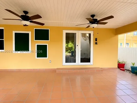 985 SW 10th Street Miami FL 33130