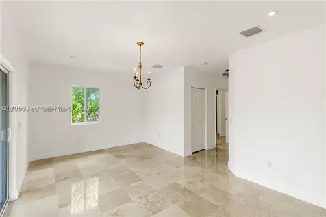 4023 SW 10th Street Miami FL 33134