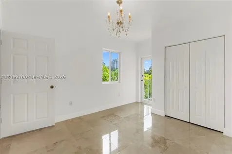 4023 SW 10th Street Miami FL 33134