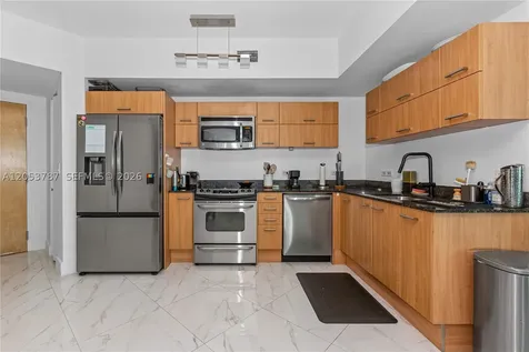350 S Miami Avenue Miami FL 33130