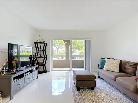 7722 Camino Real Miami FL 33143
