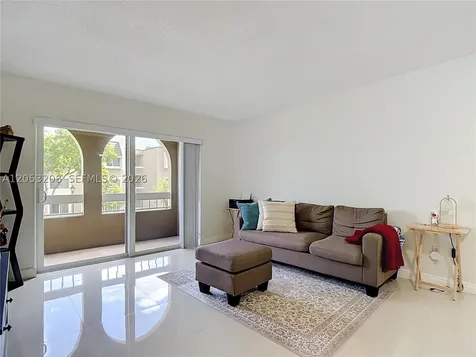7722 Camino Real Miami FL 33143