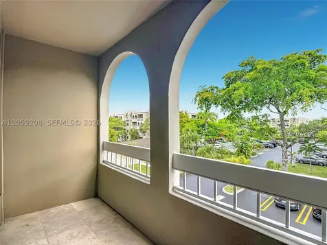 7722 Camino Real Miami FL 33143