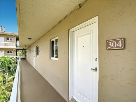 7722 Camino Real Miami FL 33143
