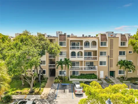 7722 Camino Real Miami FL 33143