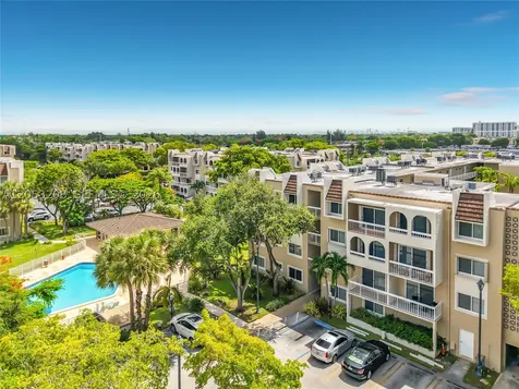 7722 Camino Real Miami FL 33143