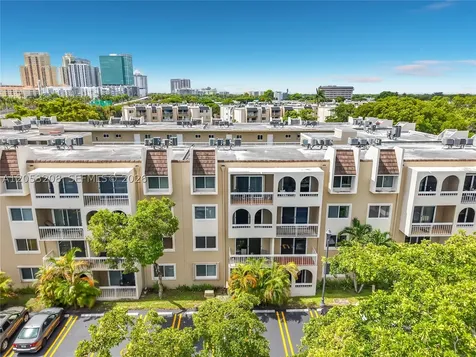 7722 Camino Real Miami FL 33143