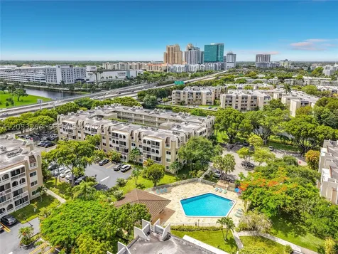 7722 Camino Real Miami FL 33143