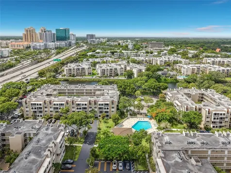 7722 Camino Real Miami FL 33143