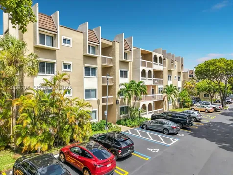 7722 Camino Real Miami FL 33143